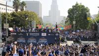 Foto: Kemeriahan Parade Kemenangan Los Angeles Dodgers setelah Back to Back Juara Dunia