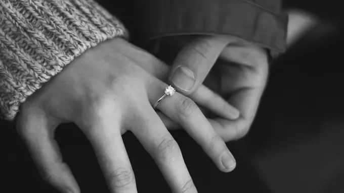 [BINTANG] Soal Melamar Pacar, 3 Zodiak Ini Punya Cara Nggak BiasaDari Gelagatnya, 3 Zodiak Ini Punya Cara Nggak Biasa Saat Melamar Pacar