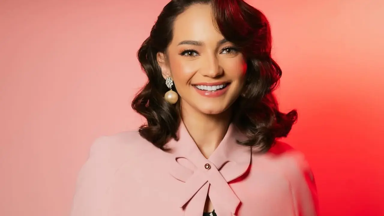 Pesona Retro Enzy Storia Bikin Jatuh Hati Sentuhan Klasik 50-60an yang Timeless