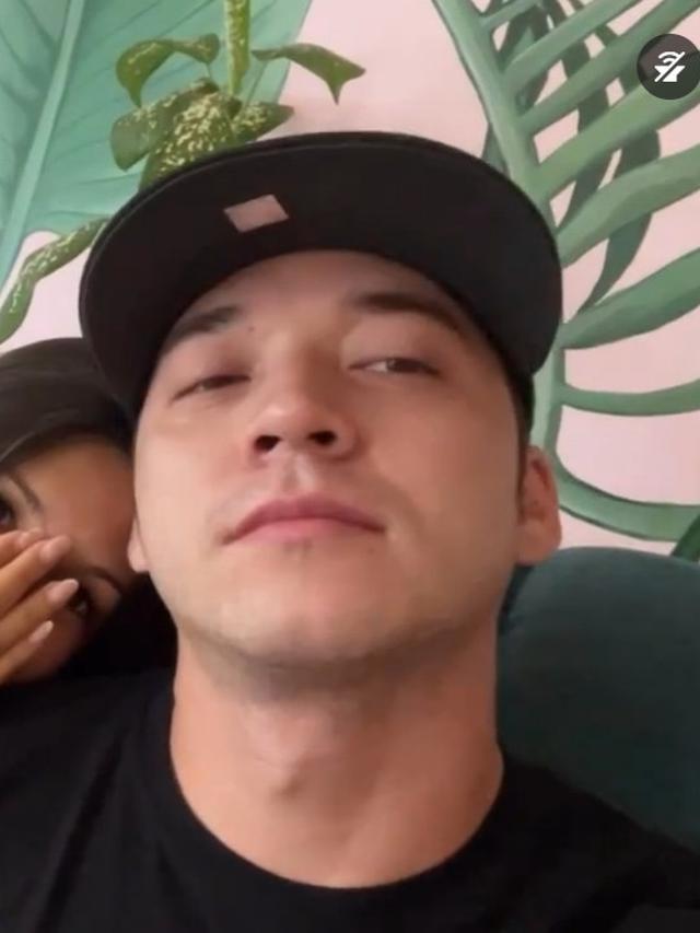 Stefan William bersama Ria Andrews sang kekasih (Foto: Instagram stefannwilliam)