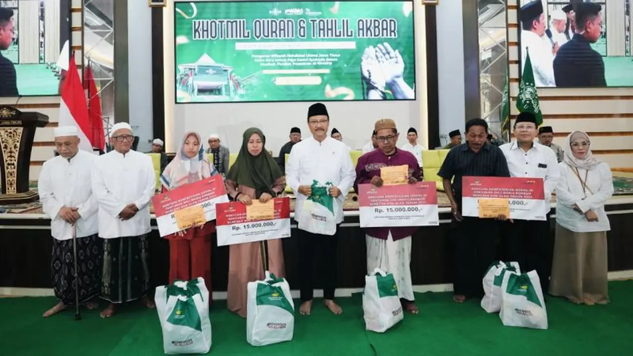 Mensos Berikan Santunan ke Wali Santri Korban Bangunan Ambruk Ponpes Al-Khoziny