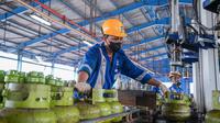 Direktur Pemasaran Regional Pertamina Patra Niaga Mars Ega Legowo memastikan bahwa Pertamina Patra Niaga telah memberikan surat teguran kepada 12 SPBE yang disinyalir terdapat tabung-tabung berisi gas dibawah ketentuan volume. (Dok Pertamina)