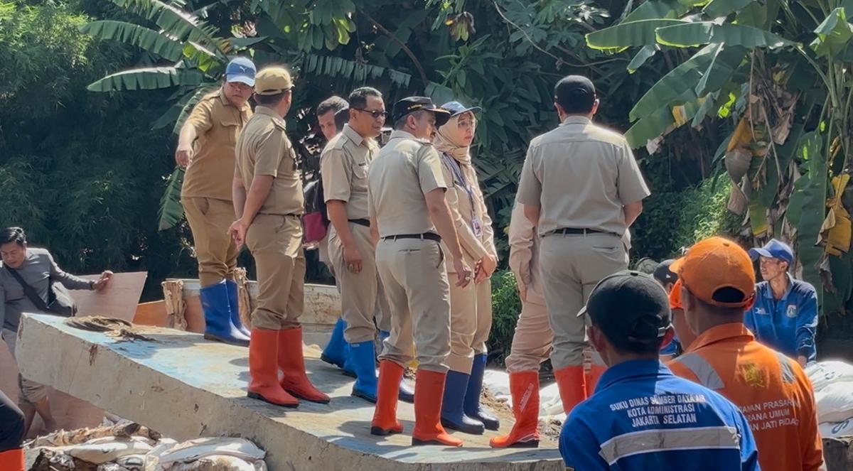 Cerita Warga Jati Padang Jaksel saat Tanggul Baswedan Jebol: Warung Habis, Motor Hanyut