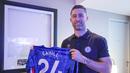 Mantan bek Chelsea, Gary Cahill datang ke Jakarta dalam acara The Famous CFC Goes to Jakarta. Agenda itu digelar di Hotel Ascott, Jakarta, Sabtu (29/11/2025). (Bola.com/Abdul Aziz)