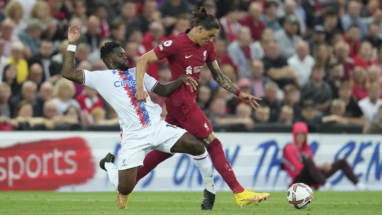 Foto: Debut di Kandang, Darwin Nunez Malah Dapat Kartu Merah dan Gagal Persembahakan Kemenangan Perdana Liverpool di Liga Inggris