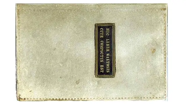 Sampul Buku dari Kulit Manusia