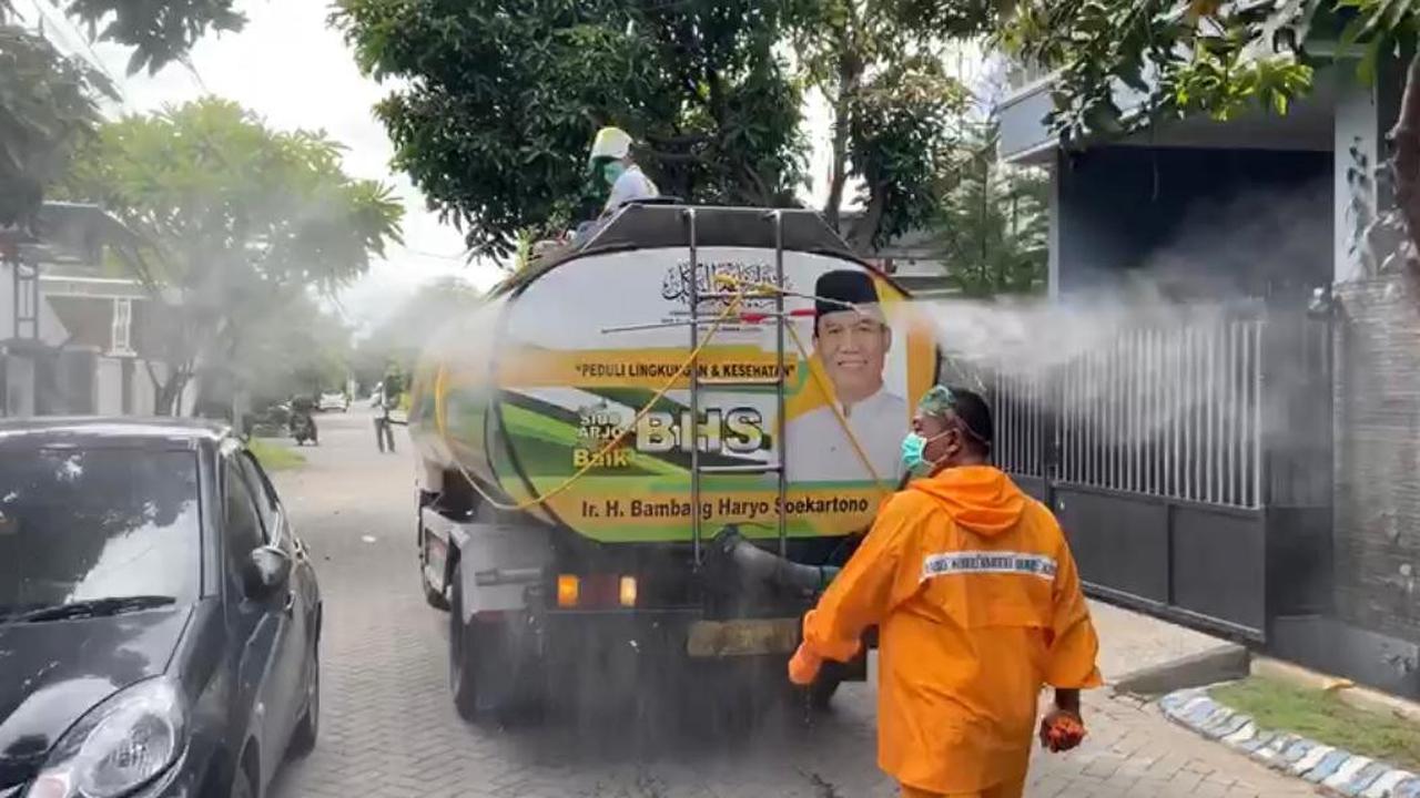 Bakal Cabup Sidoarjo Bambang Haryo mengajak warga Sidoarjo perangi Covid 19.
