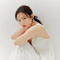 Lee Hi mulai langkah baru dengan agensi dan single baru, HOLO.