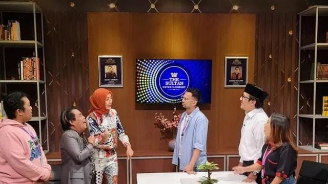 Angelina Sondakh punya instagram