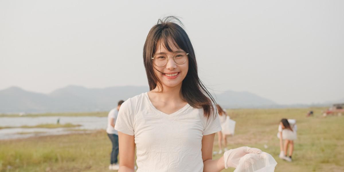 Ilustrasi Model Rambut Poni Korea untuk Wajah Bulat