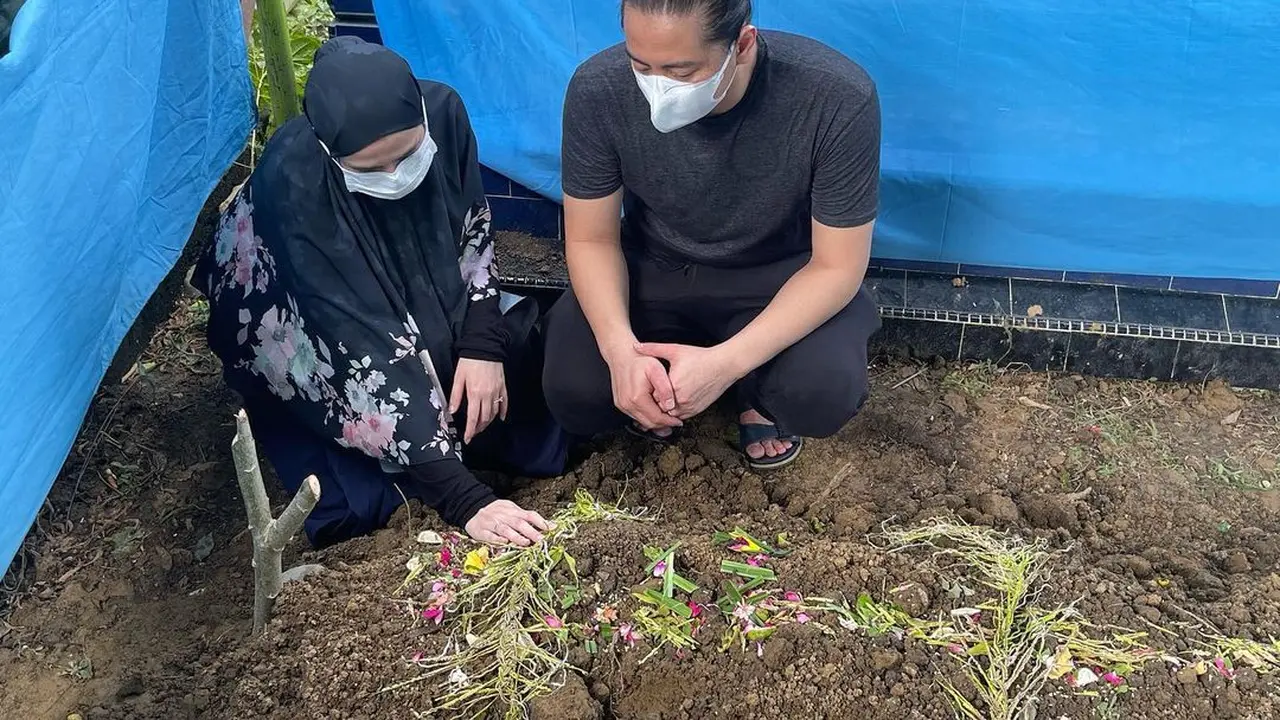Cut Meyriska dan Roger Danuarta.