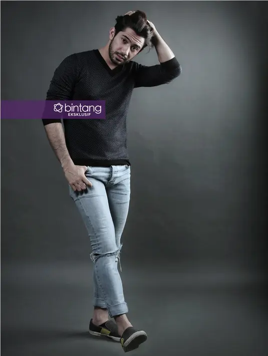 Reza Rahadian memulai kariernya di dunia hiburan sebagai model. Setelah itu, ia memulai dalam layar lebar lewat film horor tahun 2007. Dalam dunia akting, setidaknya telah satu dekade dilakoni oleh Reza. (Bambang E. Ros/Bintang.com)