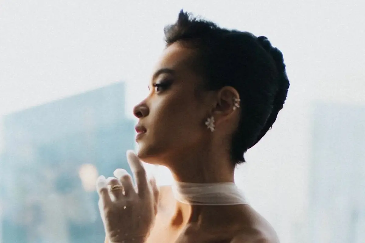 Gaya Rambut Eva Celia