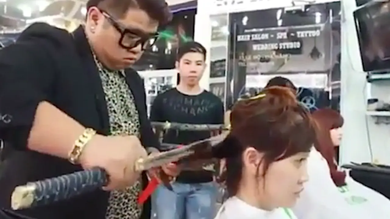 Nguyen Hoang Hung, Potong Rambut Konsumennya Dengan Samurai