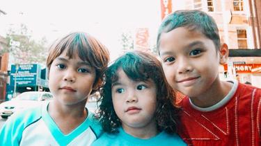 9 Potret Masa Kecil Tiga Cowok Ganteng Al El Dan Dul News Entertainment Fimela Com