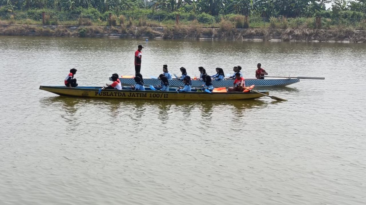 Pramuka Poltekkes Surabaya Latihan di Jung Kwatu, Siapkan Generasi Muda Pelopor Kejayaan Maritim RI