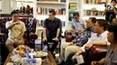 Ketua Umum PKB, Muhaimin Iskandar menerima kunjungan pewakilan petani tembakau di kantor DPP PKB, Jakarta, Kamis (9/11). Kedatangan mereka ialah untuk mengadukan nasibnya yang kini menurutnya kurang diperhatikan pemerintah. (Liputan6.com/Johan Tallo)