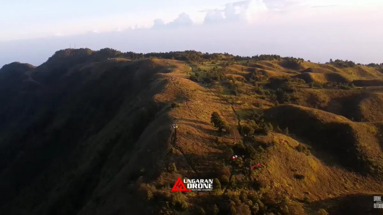 Dijuluki gunung mayit