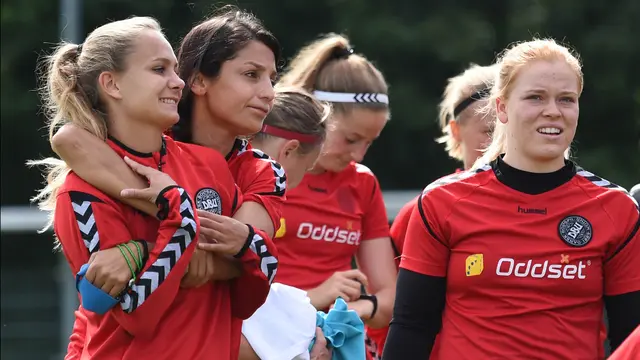 Foto: Nadia Nadim, Pesepak Bola Cantik Asal Afghanistan yang Pernah Memperkuat Paris Saint-Germain
