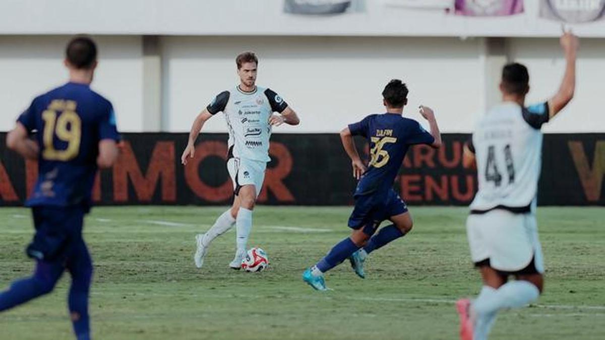 Bek Anyar Persija Tidak Kesulitan Beradptasi di BRI Super League: Iklim Indonesia Mirip Brasil