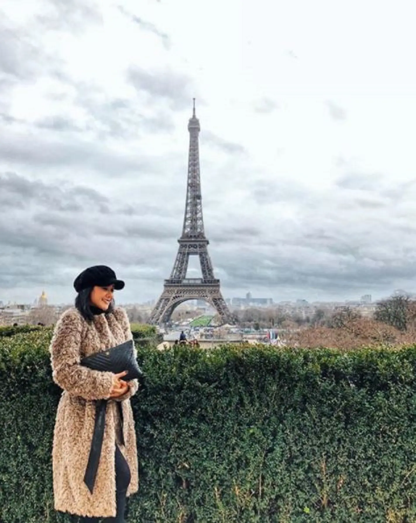 Cita Citata menikmati keindahan Menara Eiffel di Prancis (Instagram/@cita_citata)