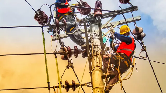 Petugas listrik PLN. Dok PLN