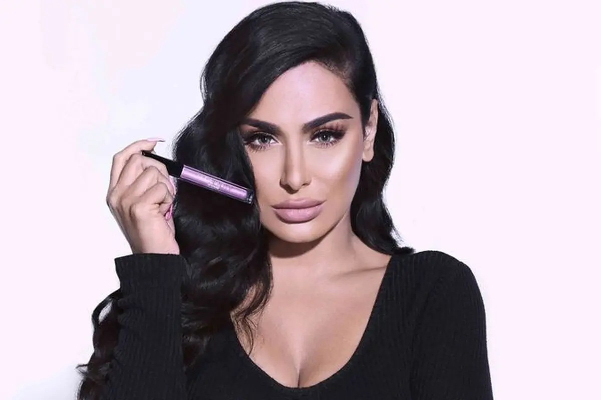 [Fimela] Huda Kattan dan definisi kecantikan berdasarkan jumlah followers di Instagram