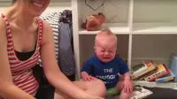 Bayi Ini Menangis Setiap Habis Dibacakan Dongeng