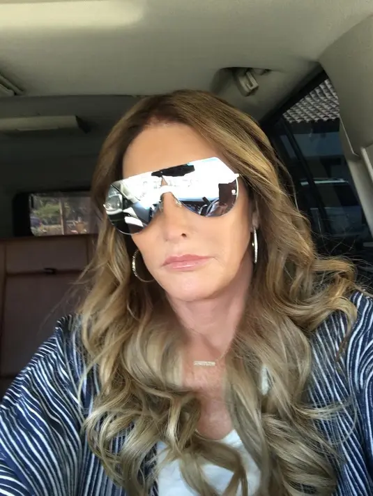 Caitlyn mengaku bahwa dirinya lebih sering berada di rumah sendirian ketimbang bersama dengan anak-anaknya. (instagram/caitlynjenner)