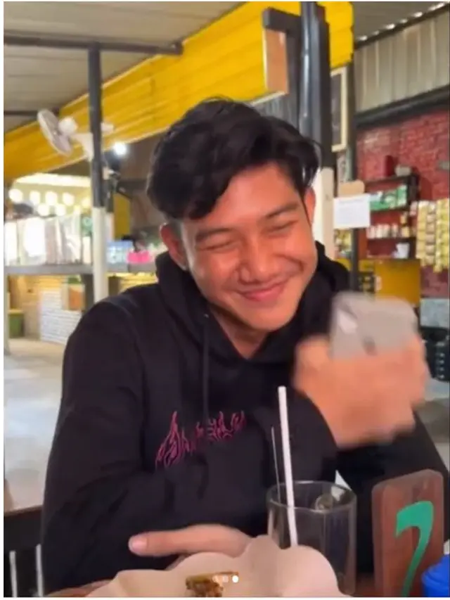 Ingat Bocah Selfie Keliru Video 'Ekseno Ekseno'? Potret Terbarunya Bikin Pangling