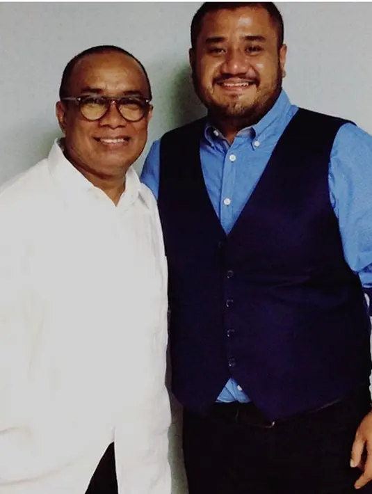 Mike Mohede bersama penyanyi Yovie Latul. Yang selama ini menjadi inspirasi dan referensi Mike dalam menyanyi. Bahkan saat mendengar lagunya, ia seperti diajak masuk ke ruang imajinasi. (dok. Instagram/mikemohede)