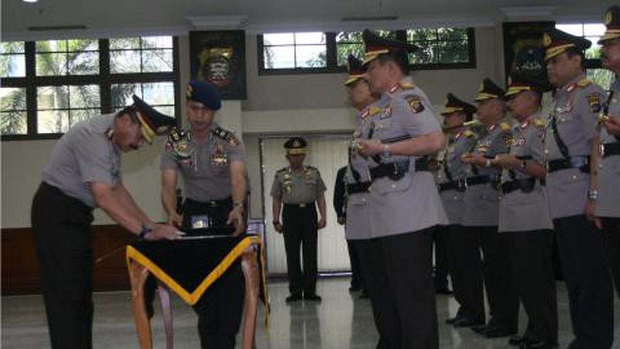 Kapolri sibuk urusi polisi gendut, apa kabar rekening gendut?