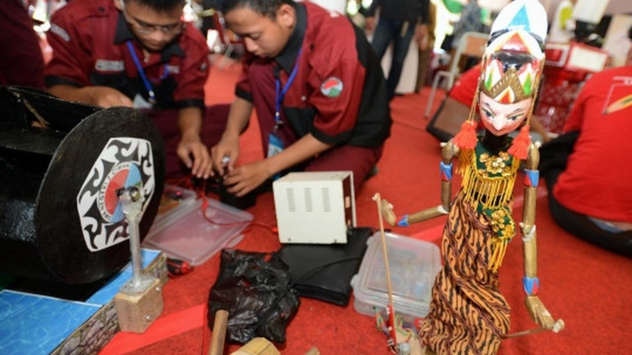 Kompetisi Robotik Nasional di SMAN 28 Jakarta
