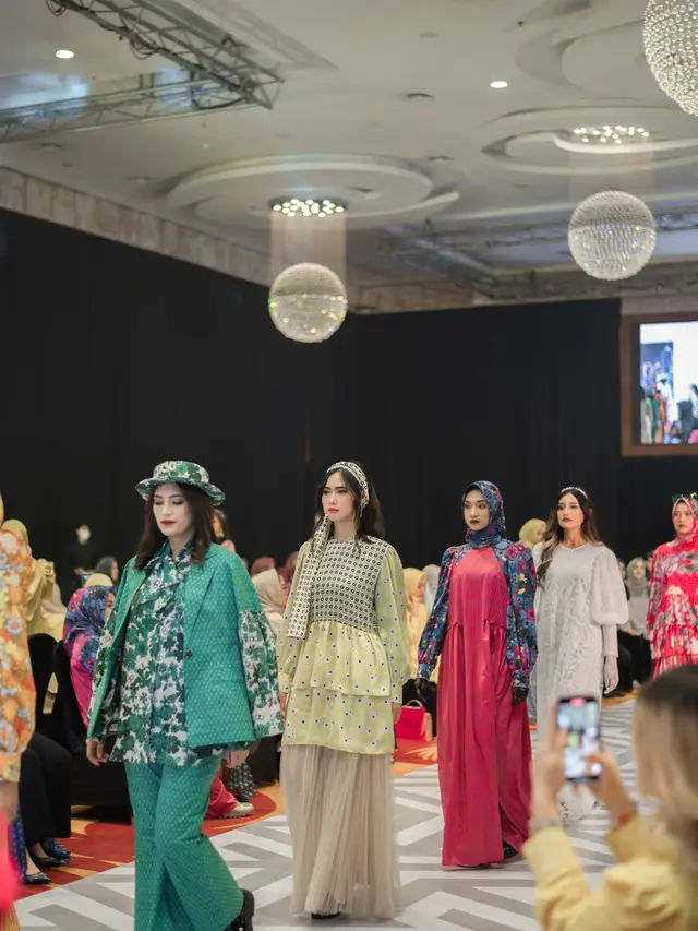 Donna Scarves dan Donna Prive