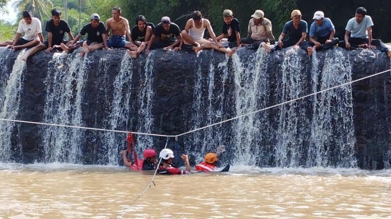 Tragis: Jasad Korban Terseret Arus Ditemukan di Cilaku Cianjur Setelah Pencarian Intensif