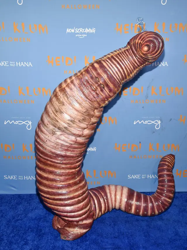 Kostum Halloween Heidi Klum pada perayaan tahun 2022. (Foto: Evan Agostini/Invision/AP)