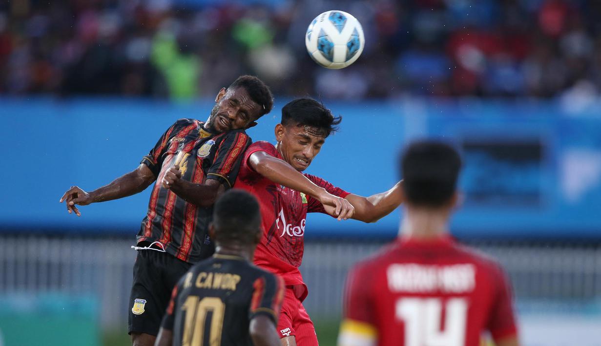 Pertandingan yang digelar di stadion Mandala, Kota Jayapura ini berlangsung dengan tempo yang cepat. Kedua tim sama-sama tampil menyerang demi meraih medali emas. (PB PON XX Papua/Chaarly Lopulua)