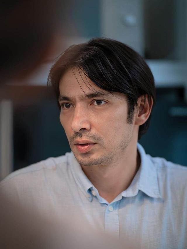 7 Beda Penampilan Abimana Aryasatya saat Perankan Karakter, Beda Banget