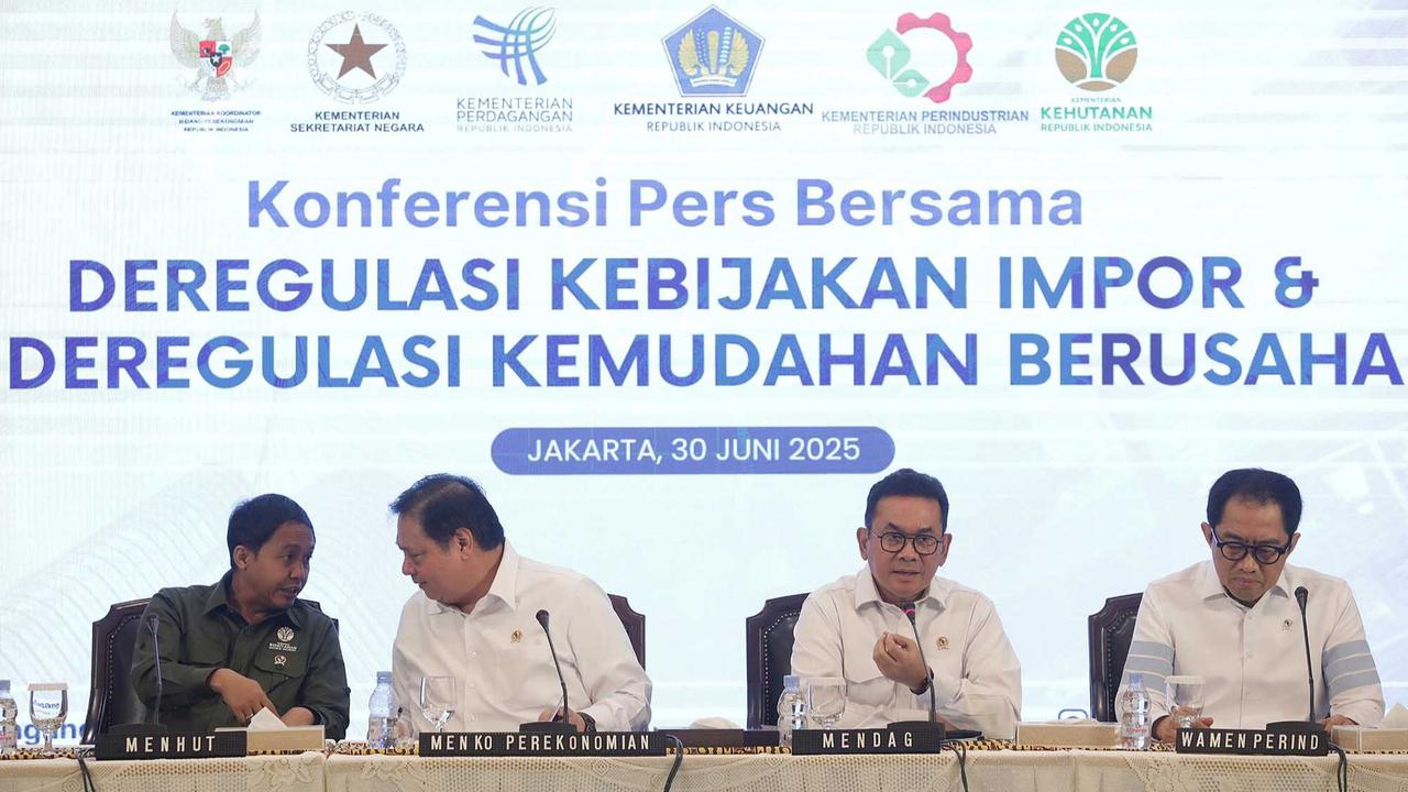 FOTO: Pemerintah Longgarkan Impor 10 Komoditas, Dari Produk Kehutanan hingga Alas Kaki