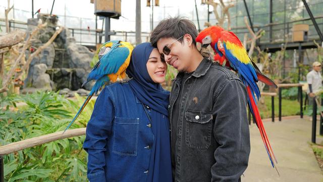 7 Potret Atta Halilintar Ajak Keluarga Liburan, Ameena Berani Naik Kuda Poni