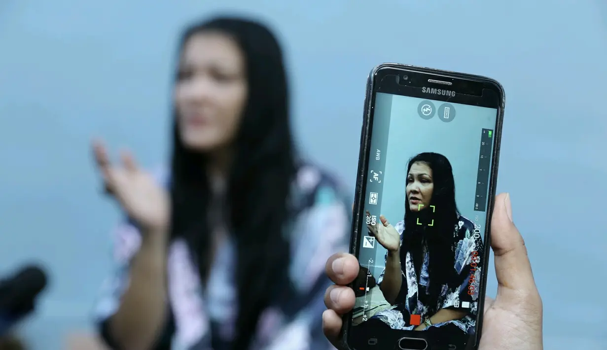 Kisah ini berawal dari anjing peliharaannya yang dititipkan pada Doni. Saat anak promotor Andre Subono itu mendapatkan banyak masalah pada Mei 2016, anjing-anjing peliharaannya dititipkan pada sahabatnya tersebut.(Galih W. Satria/Bintang.com)