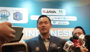 Menteri Koordinator Bidang Infrastruktur dan Pembangunan Kewilayahan, Agus Harimurti Yudhoyono (AHY) berduka atas korban meninggal dunia kasus Pondok Pesantren (Ponpes) Al-Khoziny, di Sidoarjo, Jawa Timur. (Liputan6.com/Arief)