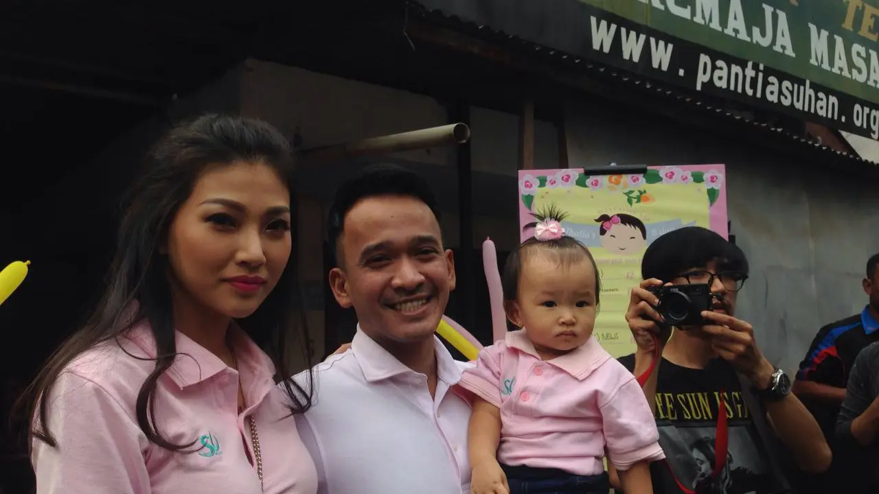 [Bintang] Ruben Onsu, bersama Sarwendah dan Thalia