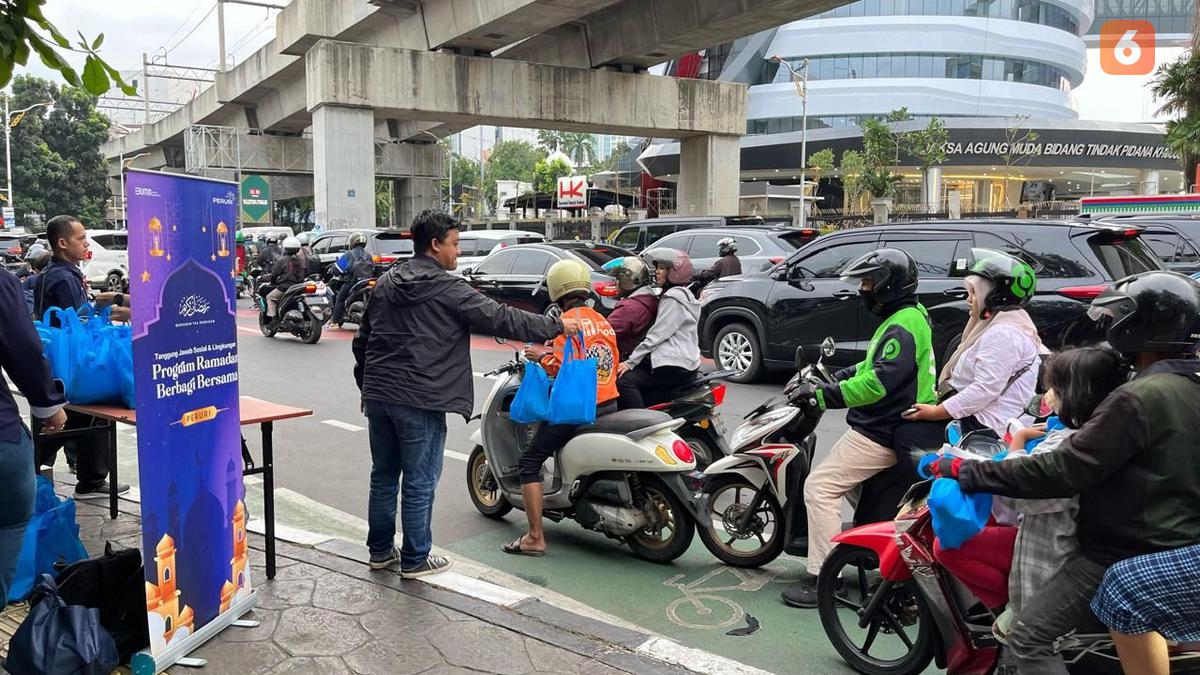 8 Keutamaan Sedekah dan Berbagi Takjil di Bulan Ramadhan, Hapus Dosa hingga Lancarkan Rezeki