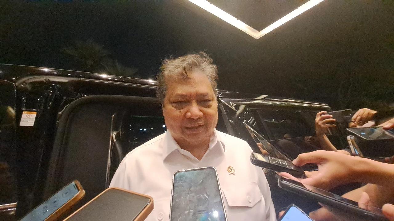 Kemenko Perekonomian Salurkan 40 Ton bantuan Makanan hingga alat Kesehatan ke Sumatera