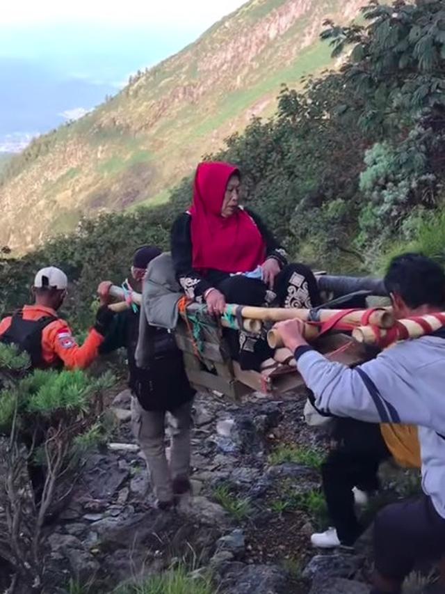 Mbok Yem Pemilik Warung Di Gunung Lawu Turun Gunung Jelang Lebaran