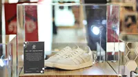 Berbagai koleksi premium sepatu sneaker untuk pria dan wanita, kini muncul dalam pameran Dope & Dapper di Skybridge Grand Indonesia. (Dope & Dapper)