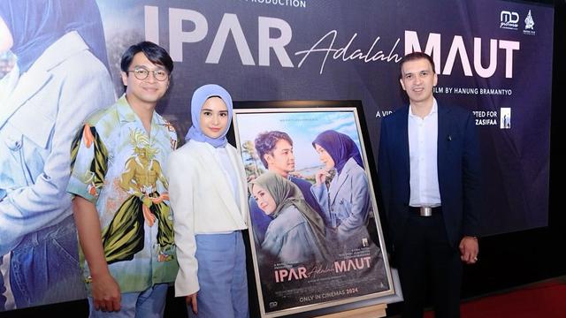 Ipar Adalah Maut