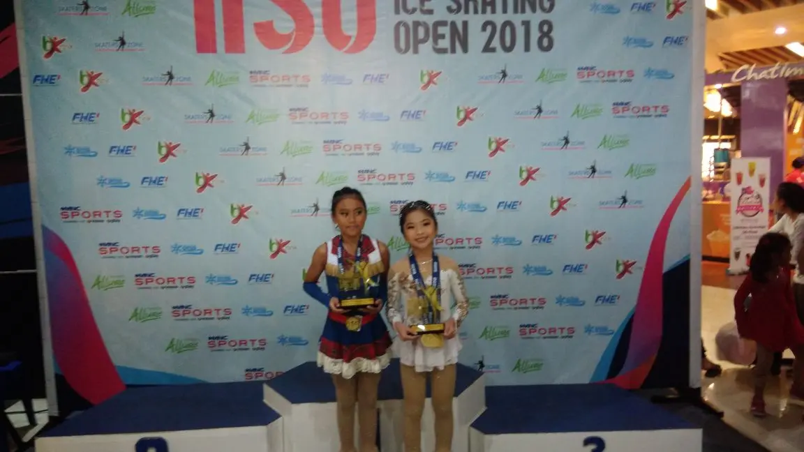Para pemenang Indonesia Ice Skating Open 2018 (Liputan6.com/Defri Saefullah)