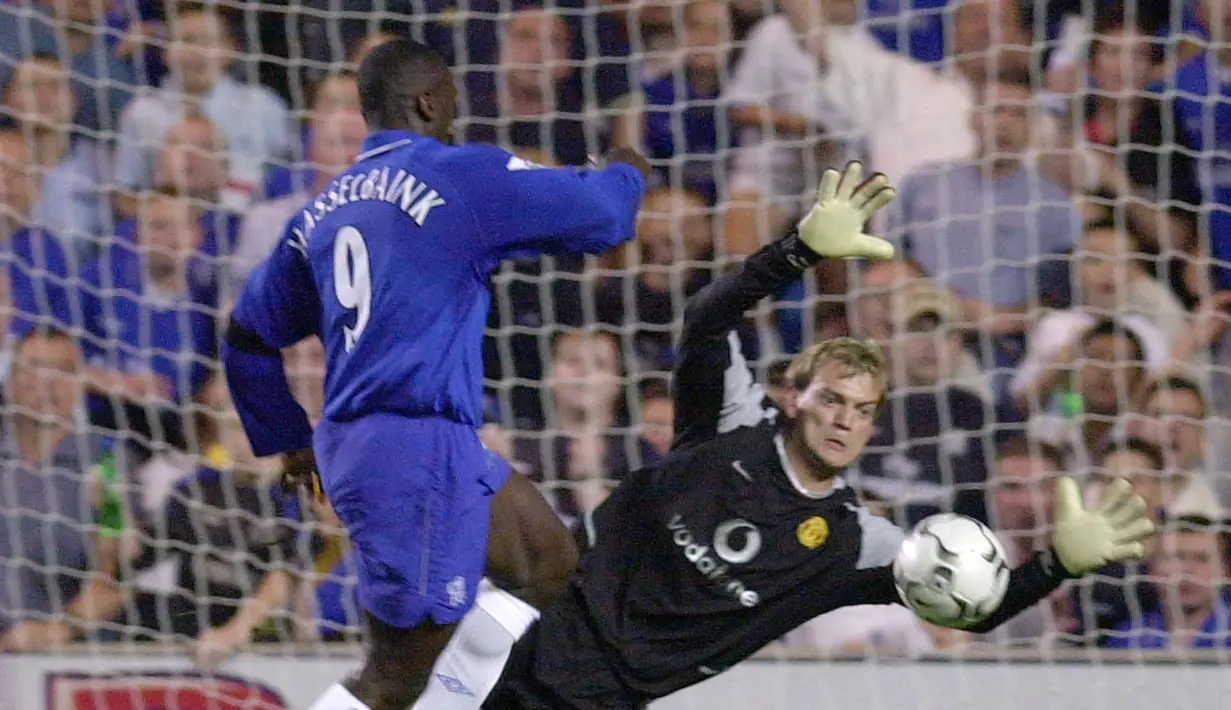 2. Jimmy Floyd Hasselbaink. Mencetak 127 gol dan 58 assist dalam 288 penampilannya bersama 4 klub, Leeds United (1997-1999), Chelsea (2000-2004), Middlesbrough (2004-2006) dan Charlton Athletic (2006-2007). (AP Photo/Richard Lewis)